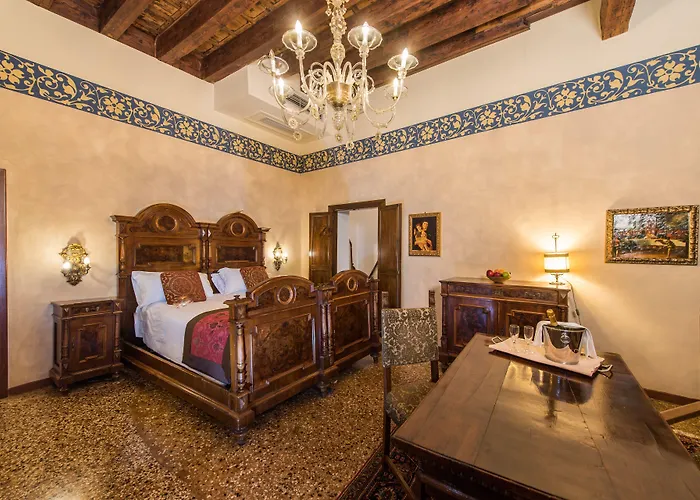 Отель Palazzo Priuli 4*