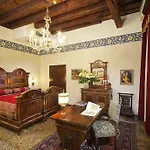 Palazzo Priuli Hotel