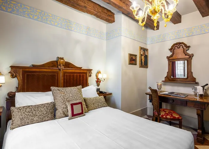 帕拉佐普瑞里酒店