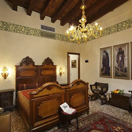 Ξενοδοχείο Palazzo Priuli 4*