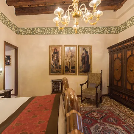 Ξενοδοχείο Palazzo Priuli 4*