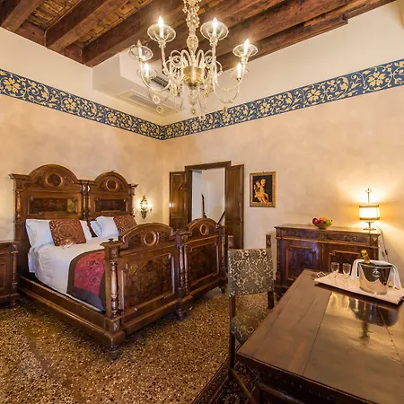 Ξενοδοχείο Palazzo Priuli 4*